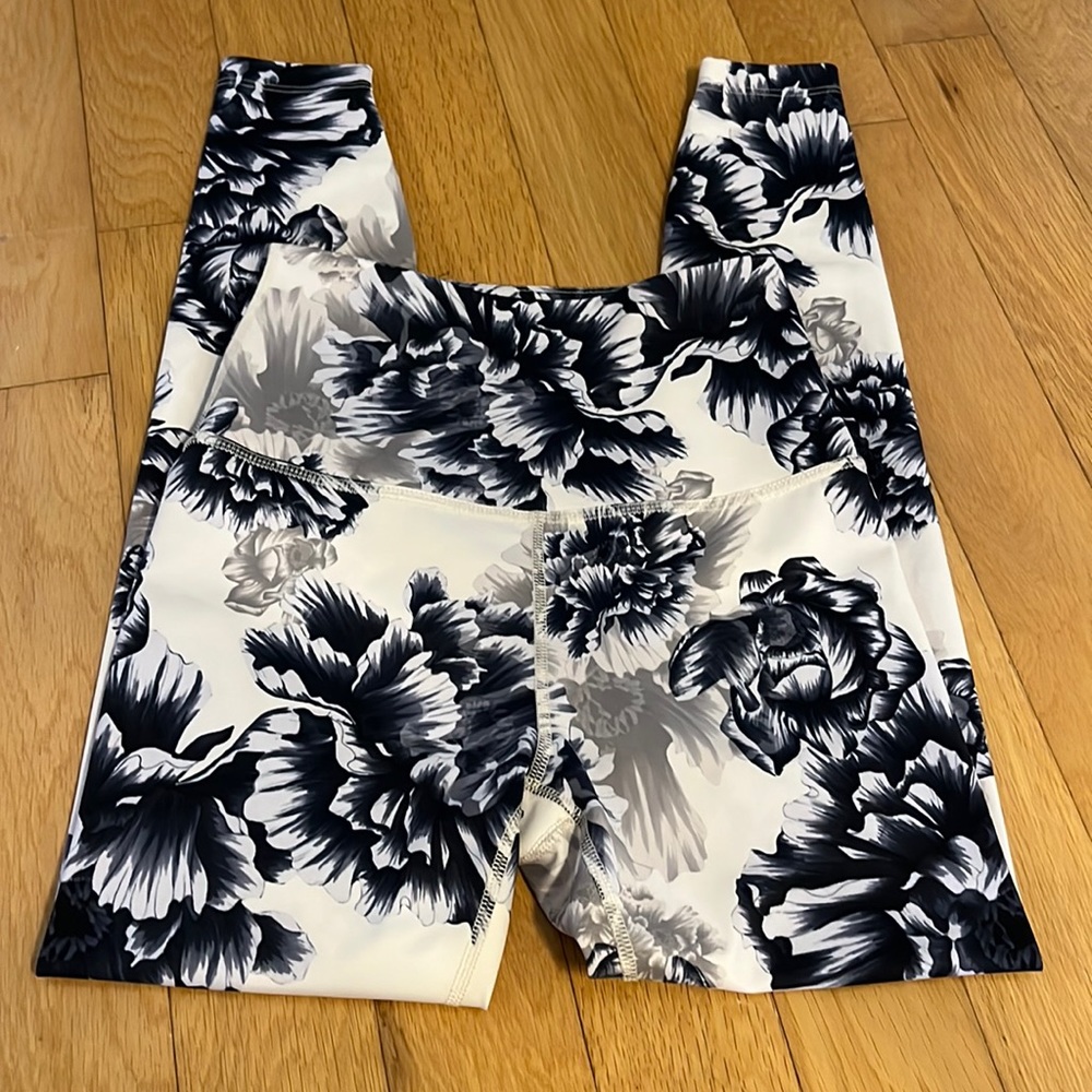 Beyond Yoga Blue Floral Leggings + Bra Set